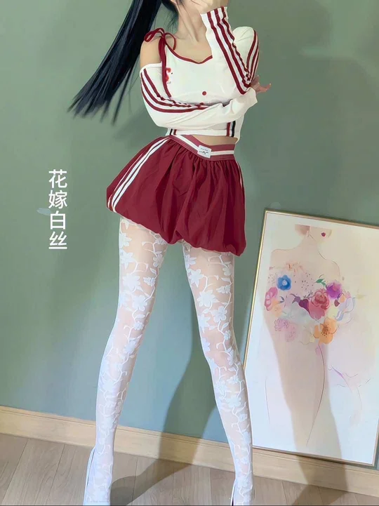 LISA将登世界第一裸秀引争议